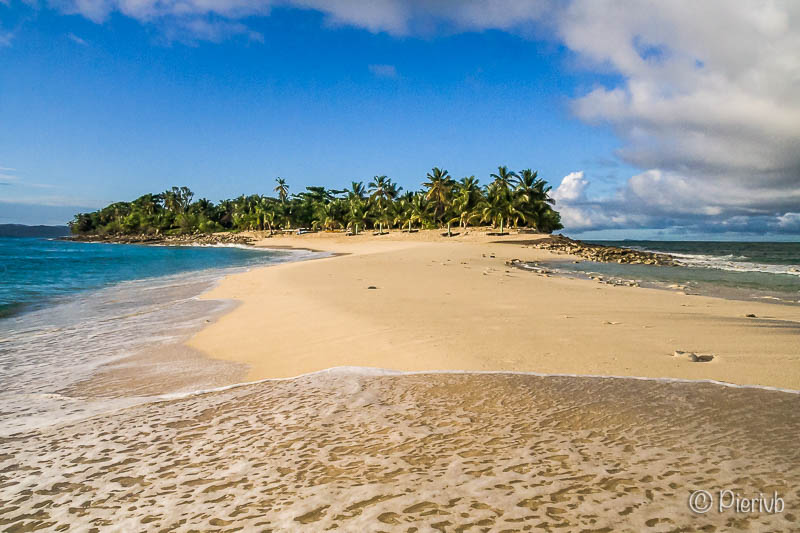 La langue de sable de Nosy Iranja, Madagascar